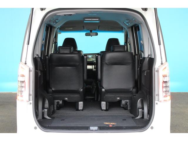 ステップワゴンスパーダ Ｚ　クールスピリット　禁煙車／後期型／７人乗り／後席モニター／純正９インチナビ／バックカメラ／フルセグ／両側パワースライドドア／クルーズコントロール／ＨＩＤヘッドライト／パドルシフト／ＥＴＣ／コーナーセンサー（11枚目）