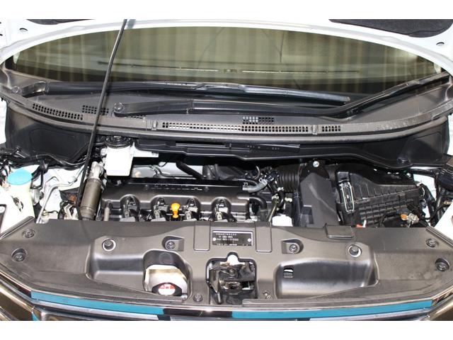 ステップワゴンスパーダ Ｚ　クールスピリット　禁煙車／後期型／７人乗り／後席モニター／純正９インチナビ／バックカメラ／フルセグ／両側パワースライドドア／クルーズコントロール／ＨＩＤヘッドライト／パドルシフト／ＥＴＣ／コーナーセンサー（13枚目）