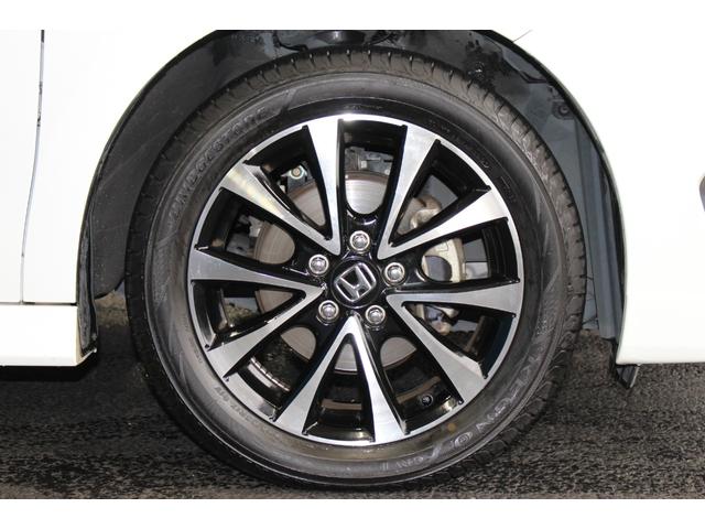 ステップワゴンスパーダ Ｚ　クールスピリット　禁煙車／後期型／７人乗り／後席モニター／純正９インチナビ／バックカメラ／フルセグ／両側パワースライドドア／クルーズコントロール／ＨＩＤヘッドライト／パドルシフト／ＥＴＣ／コーナーセンサー（14枚目）