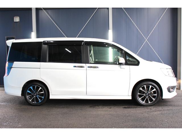 ステップワゴンスパーダ Ｚ　クールスピリット　禁煙車／後期型／７人乗り／後席モニター／純正９インチナビ／バックカメラ／フルセグ／両側パワースライドドア／クルーズコントロール／ＨＩＤヘッドライト／パドルシフト／ＥＴＣ／コーナーセンサー（36枚目）