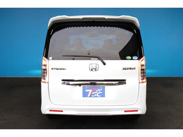 ステップワゴンスパーダ Ｚ　クールスピリット　禁煙車／後期型／７人乗り／後席モニター／純正９インチナビ／バックカメラ／フルセグ／両側パワースライドドア／クルーズコントロール／ＨＩＤヘッドライト／パドルシフト／ＥＴＣ／コーナーセンサー（42枚目）