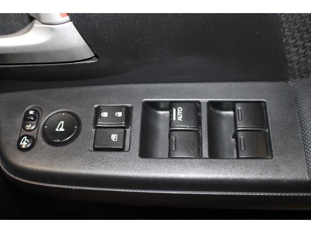 ステップワゴンスパーダ Ｚ　クールスピリット　禁煙車／後期型／７人乗り／後席モニター／純正９インチナビ／バックカメラ／フルセグ／両側パワースライドドア／クルーズコントロール／ＨＩＤヘッドライト／パドルシフト／ＥＴＣ／コーナーセンサー（72枚目）