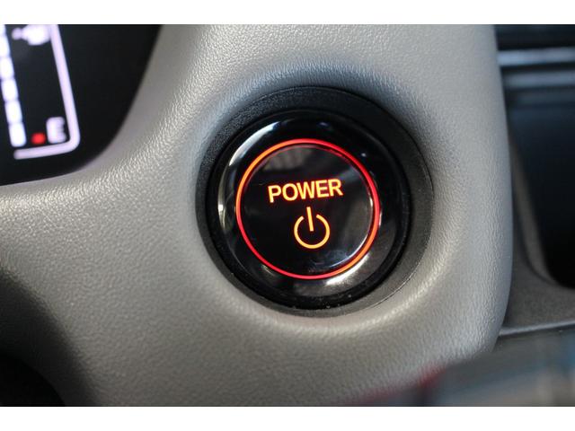 フィット ｅ：ＨＥＶ　ＲＳ　禁煙車／ホンダセンシング／純正９インチナビ／ハーフレザーシート／バックカメラ／ＥＮＫＥＩ１６インチホイール／クリアランスソナー／レーダークルーズコントロール／レーンキープアシスト／ＬＥＤヘッドライト（12枚目）