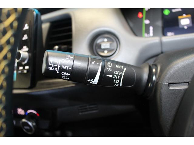 フィット ｅ：ＨＥＶ　ＲＳ　禁煙車／ホンダセンシング／純正９インチナビ／ハーフレザーシート／バックカメラ／ＥＮＫＥＩ１６インチホイール／クリアランスソナー／レーダークルーズコントロール／レーンキープアシスト／ＬＥＤヘッドライト（66枚目）