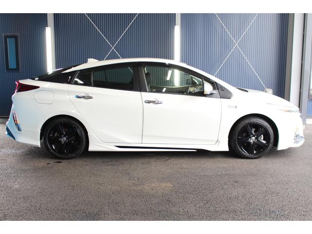 プリウスＰＨＶ Ｓセーフティパッケージ　後期型／５人乗／１オーナー／禁煙車／セーフティーセンス／モデリスタエアロ／純正９インチナビ／フルセグ／全方位カメラ／ビルトインＥＴＣ２．０／ＬＥＤライト／ドライブレコーダー／デジタルインナーミラー／（17枚目）