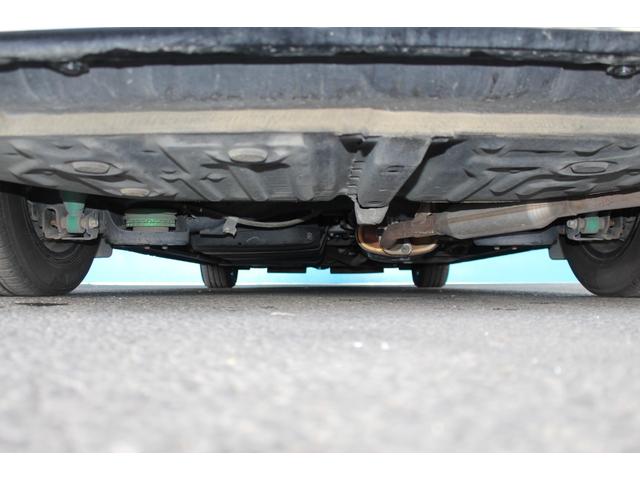 ヴォクシー ハイブリッドＶ　禁煙車／７人乘り／ＡＬＰＩＮＥ１０インチナビ／バックカメラ／フルセグ／両側パワースライドドア／クルーズコントロール／シートヒーター／プッシュスタート／ＬＥＤヘッドライト／ブルートゥース接続／ＥＴＣ／（12枚目）