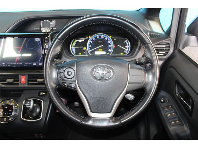 ヴォクシー ハイブリッドＶ　禁煙車／７人乘り／ＡＬＰＩＮＥ１０インチナビ／バックカメラ／フルセグ／両側パワースライドドア／クルーズコントロール／シートヒーター／プッシュスタート／ＬＥＤヘッドライト／ブルートゥース接続／ＥＴＣ／（19枚目）