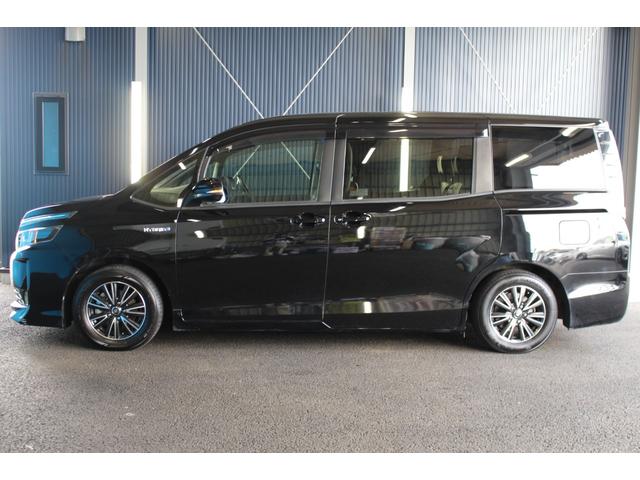 ヴォクシー ハイブリッドＶ　禁煙車／７人乘り／ＡＬＰＩＮＥ１０インチナビ／バックカメラ／フルセグ／両側パワースライドドア／クルーズコントロール／シートヒーター／プッシュスタート／ＬＥＤヘッドライト／ブルートゥース接続／ＥＴＣ／（41枚目）