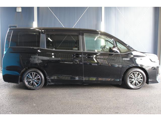 ヴォクシー ハイブリッドＶ　禁煙車／７人乘り／ＡＬＰＩＮＥ１０インチナビ／バックカメラ／フルセグ／両側パワースライドドア／クルーズコントロール／シートヒーター／プッシュスタート／ＬＥＤヘッドライト／ブルートゥース接続／ＥＴＣ／（42枚目）