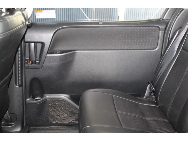 ヴォクシー ハイブリッドＶ　禁煙車／７人乘り／ＡＬＰＩＮＥ１０インチナビ／バックカメラ／フルセグ／両側パワースライドドア／クルーズコントロール／シートヒーター／プッシュスタート／ＬＥＤヘッドライト／ブルートゥース接続／ＥＴＣ／（57枚目）