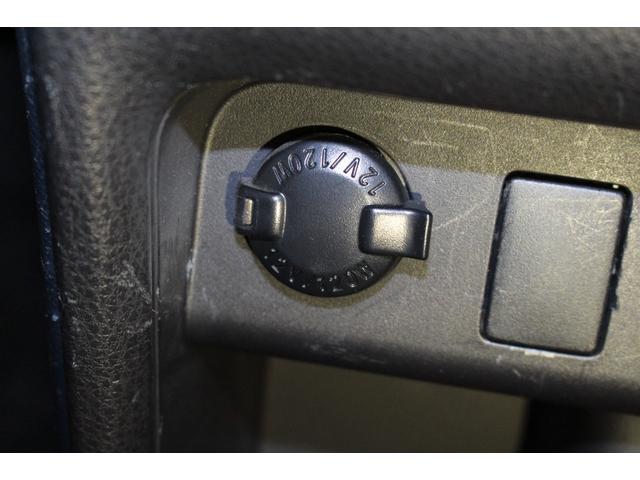 ヴォクシー ハイブリッドＶ　禁煙車／７人乘り／ＡＬＰＩＮＥ１０インチナビ／バックカメラ／フルセグ／両側パワースライドドア／クルーズコントロール／シートヒーター／プッシュスタート／ＬＥＤヘッドライト／ブルートゥース接続／ＥＴＣ／（73枚目）