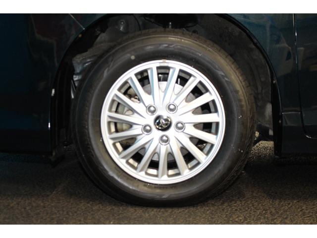 ヴォクシー ハイブリッドＶ　禁煙車／後席モニター／ウォークスルー／純正９インチナビ／バックカメラ／フルセグ／両側パワースライドドア／クルーズコントロール／シートヒーター／純正１５ＡＷ／ワイヤレス充電／ブルートゥース接続／ＥＴＣ（35枚目）