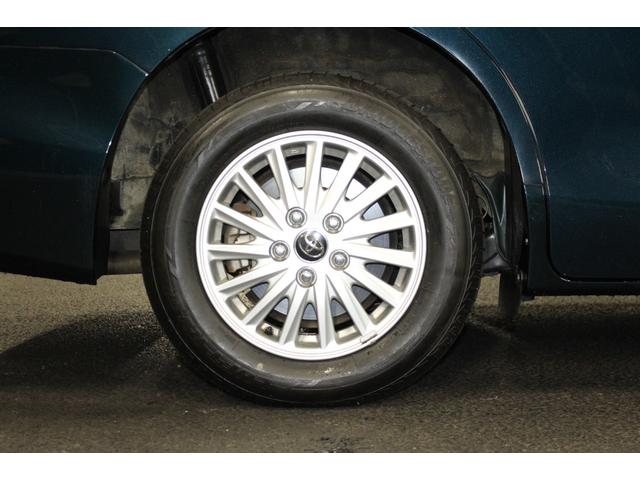 ヴォクシー ハイブリッドＶ　禁煙車／後席モニター／ウォークスルー／純正９インチナビ／バックカメラ／フルセグ／両側パワースライドドア／クルーズコントロール／シートヒーター／純正１５ＡＷ／ワイヤレス充電／ブルートゥース接続／ＥＴＣ（37枚目）