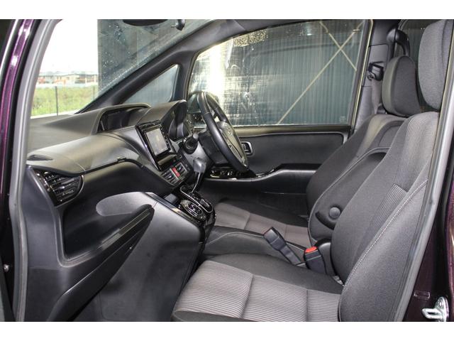 ノア Ｓｉ　ワンオーナー／禁煙／衝突軽減／両側パワースライドドア／パーキングアシスト／クリアランスソナー／ＥＴＣ／バックカメラ／純正１６インチアルミ／純正ＳＤナビ／Ｂｌｕｅｔｏｏｔｈ／純正１２．１型後席モニター（8枚目）