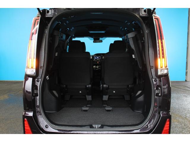 ノア Ｓｉ　ワンオーナー／禁煙／衝突軽減／両側パワースライドドア／パーキングアシスト／クリアランスソナー／ＥＴＣ／バックカメラ／純正１６インチアルミ／純正ＳＤナビ／Ｂｌｕｅｔｏｏｔｈ／純正１２．１型後席モニター（9枚目）