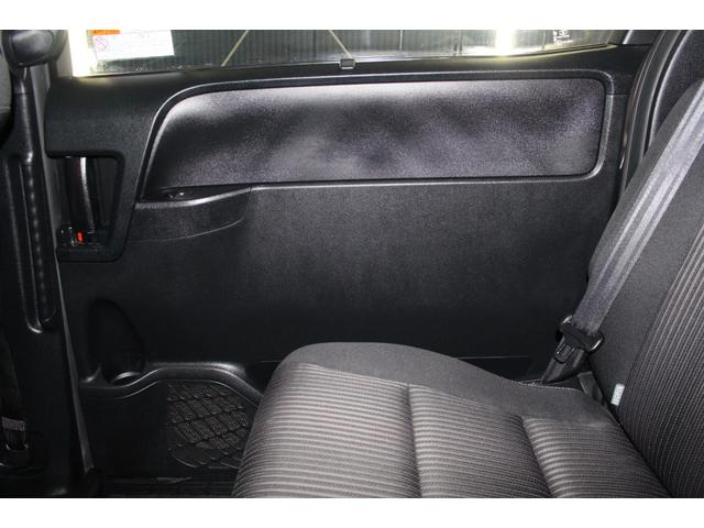 ノア Ｓｉ　ワンオーナー／禁煙／衝突軽減／両側パワースライドドア／パーキングアシスト／クリアランスソナー／ＥＴＣ／バックカメラ／純正１６インチアルミ／純正ＳＤナビ／Ｂｌｕｅｔｏｏｔｈ／純正１２．１型後席モニター（51枚目）