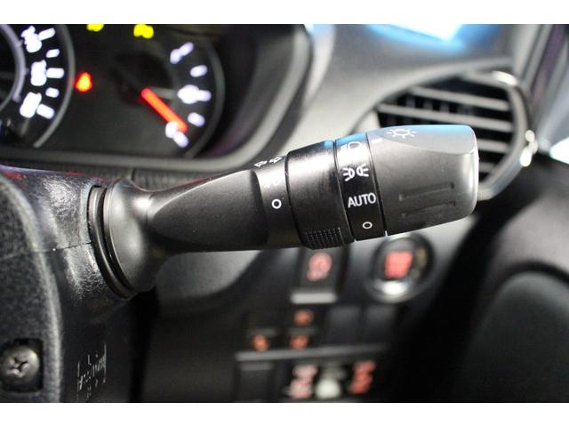 ノア Ｓｉ　ワンオーナー／禁煙／衝突軽減／両側パワースライドドア／パーキングアシスト／クリアランスソナー／ＥＴＣ／バックカメラ／純正１６インチアルミ／純正ＳＤナビ／Ｂｌｕｅｔｏｏｔｈ／純正１２．１型後席モニター（62枚目）