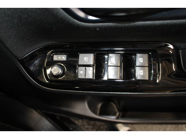 ノア Ｓｉ　ワンオーナー／禁煙／衝突軽減／両側パワースライドドア／パーキングアシスト／クリアランスソナー／ＥＴＣ／バックカメラ／純正１６インチアルミ／純正ＳＤナビ／Ｂｌｕｅｔｏｏｔｈ／純正１２．１型後席モニター（65枚目）