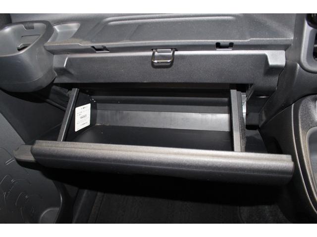 シエンタ ハイブリッドＺ　禁煙車／全周囲カメラ／三列シート／ウォークスルー／セーフティセンス／両側電動スライドドア／レーダークルーズコントロール／ＬＥＤ／レーンアシスト／オートマチックハイビーム／ブルートゥース／フルセグ（54枚目）