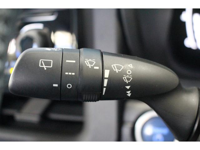 シエンタ ハイブリッドＺ　禁煙車／全周囲カメラ／三列シート／ウォークスルー／セーフティセンス／両側電動スライドドア／レーダークルーズコントロール／ＬＥＤ／レーンアシスト／オートマチックハイビーム／ブルートゥース／フルセグ（64枚目）