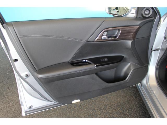 アコードハイブリッド ＥＸ　ＴＥＩＮ車高調／ホンダセンシング／純正ナビ／バックカメラ／ＥＴＣ／シートメモリー／シートヒーター／ドライブレコーダー／ＬＥＤヘッドライト／禁煙／レーダークルーズコントロール／ブルートゥース接続／（41枚目）