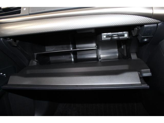 ＣＴ ＣＴ２００ｈ　Ｆスポーツ　禁煙車／サンルーフ／レーダークルーズコントロール／レーンアシスト／オートマチックハイビーム／衝突軽減／ＬＥＤ／社外１８ＡＷ／パークアシスト／シートヒーター／バックカメラ／ブルートゥース／ＥＴＣ２．０（61枚目）