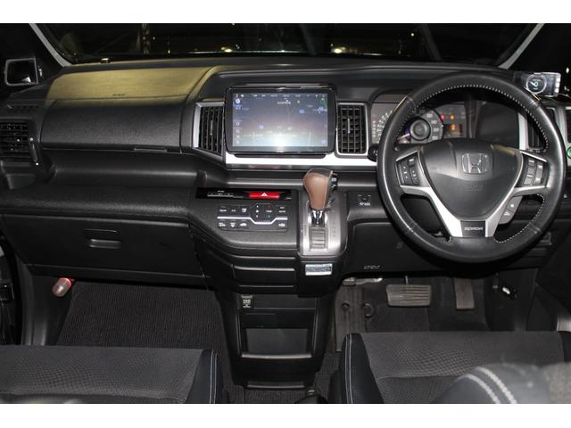 ステップワゴンスパーダ Ｚ　クールスピリット　後席モニター／パナソニック９インチナビ／両側電動スライド／禁煙／ドラレコ／ＥＴＣ／バックカメラ／オートクルーズコントロール／アダクティブコーナリングライト／寒冷地仕様／純正１７インチＡＷ／ＨＩＤライト（6枚目）