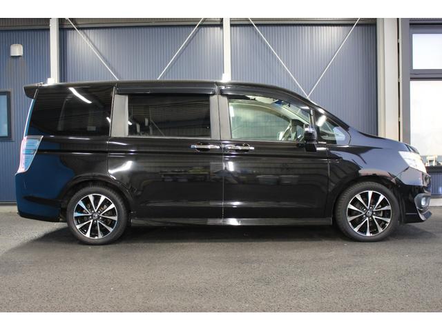 ステップワゴンスパーダ Ｚ　クールスピリット　後席モニター／パナソニック９インチナビ／両側電動スライド／禁煙／ドラレコ／ＥＴＣ／バックカメラ／オートクルーズコントロール／アダクティブコーナリングライト／寒冷地仕様／純正１７インチＡＷ／ＨＩＤライト（56枚目）