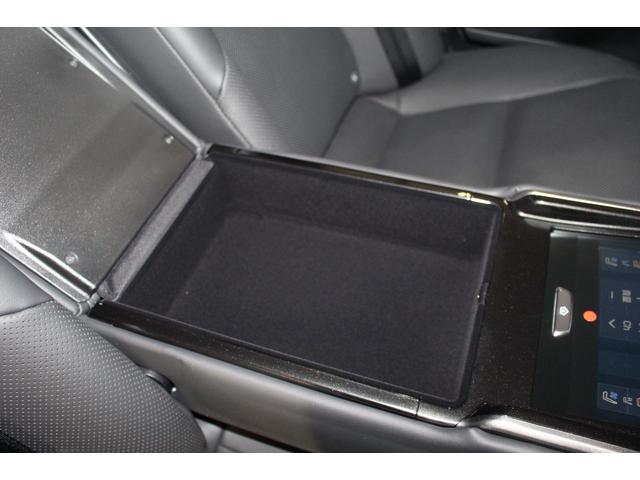 クラウン Ｚ　禁煙車／セーフティセンス／黒革シート／純正１２．３インチディスプレイオーディオ／全周囲カメラ／フルセグ／デジタルインナーミラー／レーダークルーズコントロール／シートベンチレーション／ＢＳＭ／ＥＴＣ（54枚目）