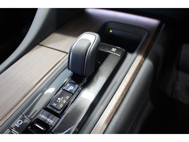 クラウン Ｚ　禁煙車／セーフティセンス／黒革シート／純正１２．３インチディスプレイオーディオ／全周囲カメラ／フルセグ／デジタルインナーミラー／レーダークルーズコントロール／シートベンチレーション／ＢＳＭ／ＥＴＣ（66枚目）