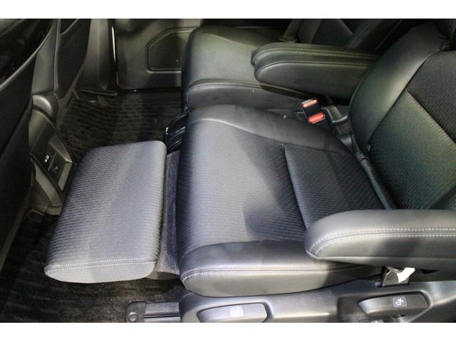 オデッセイハイブリッド ｅ：ＨＥＶアブソルート・ＥＸ　純正９インチナビ／全周囲カメラ／禁煙／両側電動スライドドア／ホンダセンシング／パワーバックドア／シートヒーター／アダプティブクルーズコントロール／ドラレコ／ＬＥＤヘッドライト／ＨＤＭＩ接続／ＥＴＣ／（28枚目）