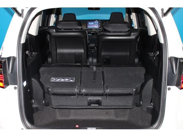 オデッセイハイブリッド ｅ：ＨＥＶアブソルート・ＥＸ　純正９インチナビ／全周囲カメラ／禁煙／両側電動スライドドア／ホンダセンシング／パワーバックドア／シートヒーター／アダプティブクルーズコントロール／ドラレコ／ＬＥＤヘッドライト／ＨＤＭＩ接続／ＥＴＣ／（30枚目）