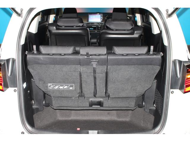 オデッセイハイブリッド ｅ：ＨＥＶアブソルート・ＥＸ　純正９インチナビ／全周囲カメラ／禁煙／両側電動スライドドア／ホンダセンシング／パワーバックドア／シートヒーター／アダプティブクルーズコントロール／ドラレコ／ＬＥＤヘッドライト／ＨＤＭＩ接続／ＥＴＣ／（31枚目）