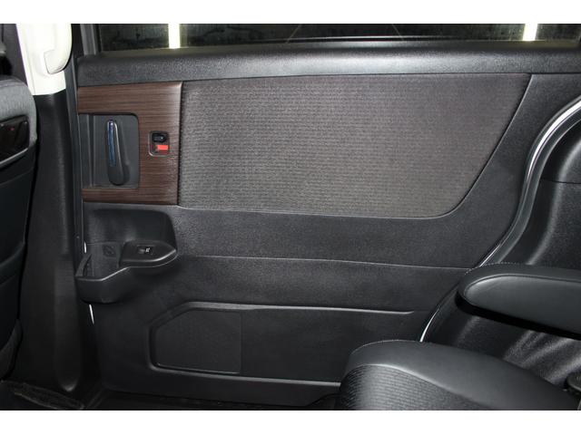 オデッセイハイブリッド ｅ：ＨＥＶアブソルート・ＥＸ　純正９インチナビ／全周囲カメラ／禁煙／両側電動スライドドア／ホンダセンシング／パワーバックドア／シートヒーター／アダプティブクルーズコントロール／ドラレコ／ＬＥＤヘッドライト／ＨＤＭＩ接続／ＥＴＣ／（45枚目）