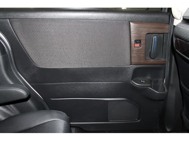 オデッセイハイブリッド ｅ：ＨＥＶアブソルート・ＥＸ　純正９インチナビ／全周囲カメラ／禁煙／両側電動スライドドア／ホンダセンシング／パワーバックドア／シートヒーター／アダプティブクルーズコントロール／ドラレコ／ＬＥＤヘッドライト／ＨＤＭＩ接続／ＥＴＣ／（56枚目）