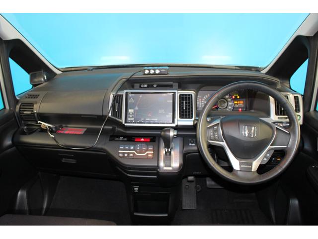 ステップワゴンスパーダ Ｚ　純正９インチナビ／両側電動スライドドア／禁煙／バックカメラ／コンフォートビューＰｋｇ／パドルシフト／ステアリングリモコン／ＨＩＤヘッドライト／アイドリングストップ／３列シート／純正１６インチＡＷ／（6枚目）