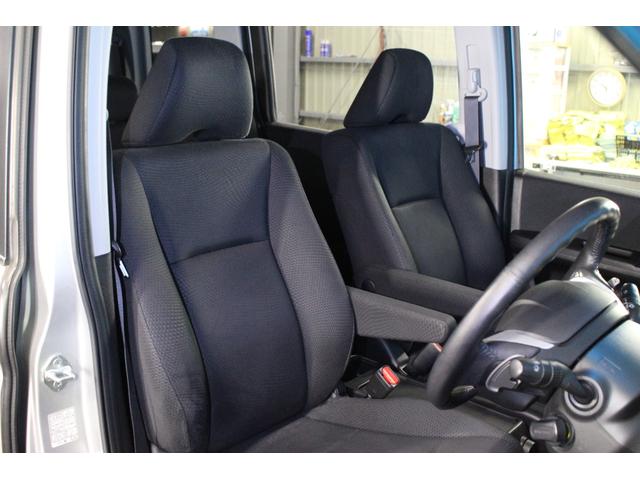 ステップワゴンスパーダ Ｚ　純正９インチナビ／両側電動スライドドア／禁煙／バックカメラ／コンフォートビューＰｋｇ／パドルシフト／ステアリングリモコン／ＨＩＤヘッドライト／アイドリングストップ／３列シート／純正１６インチＡＷ／（7枚目）