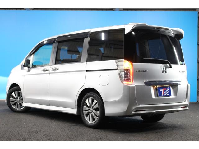 ステップワゴンスパーダ Ｚ　純正９インチナビ／両側電動スライドドア／禁煙／バックカメラ／コンフォートビューＰｋｇ／パドルシフト／ステアリングリモコン／ＨＩＤヘッドライト／アイドリングストップ／３列シート／純正１６インチＡＷ／（51枚目）