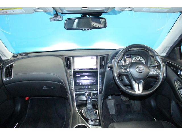 スカイライン ＧＴ　タイプＰ　禁煙車／全方位運転支援システム／黒革シート／サンルーフ／ＬＥＤヘッドライト／純正ナビ／フルセグ／Ｂｌｕｅｔｏｏｔｈ／ドラレコ／パワーシート／シートヒーター／オートライト／ＥＴＣ／ソナー／ターボ／フォグ（6枚目）