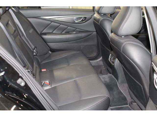 スカイライン ＧＴ　タイプＰ　禁煙車／全方位運転支援システム／黒革シート／サンルーフ／ＬＥＤヘッドライト／純正ナビ／フルセグ／Ｂｌｕｅｔｏｏｔｈ／ドラレコ／パワーシート／シートヒーター／オートライト／ＥＴＣ／ソナー／ターボ／フォグ（9枚目）