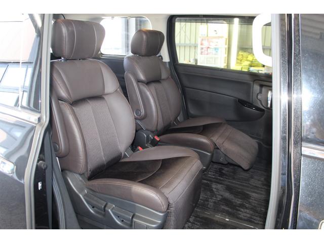 エルグランド 250ハイウェイスターS アーバンクロム 純正10インチナビ/全周囲カメラ/両側電動スライドドア/禁煙/360度セーフティアシスト/アダクティブクルーズコントロール/ドラレコ/ETC/フルセグ/ハーフレザーシート/プッシュスタート/オットマン(8枚目)