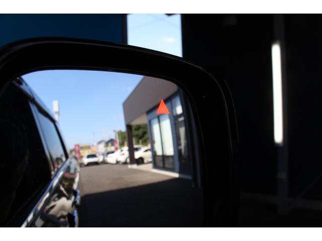 エルグランド 250ハイウェイスターS アーバンクロム 純正10インチナビ/全周囲カメラ/両側電動スライドドア/禁煙/360度セーフティアシスト/アダクティブクルーズコントロール/ドラレコ/ETC/フルセグ/ハーフレザーシート/プッシュスタート/オットマン(18枚目)