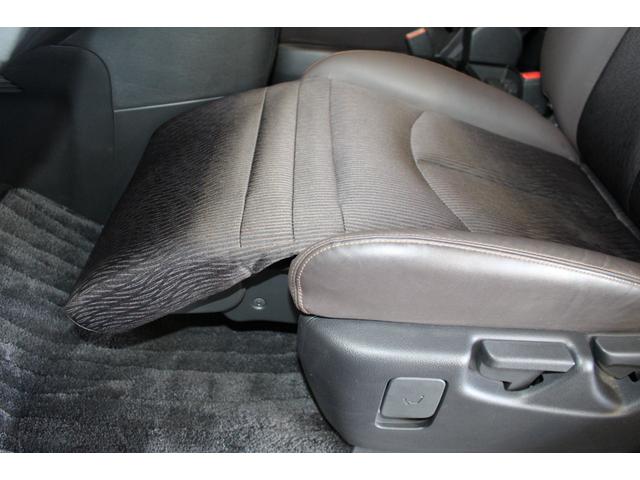 エルグランド 250ハイウェイスターS アーバンクロム 純正10インチナビ/全周囲カメラ/両側電動スライドドア/禁煙/360度セーフティアシスト/アダクティブクルーズコントロール/ドラレコ/ETC/フルセグ/ハーフレザーシート/プッシュスタート/オットマン(50枚目)