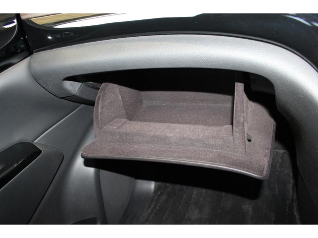 エルグランド 250ハイウェイスターS アーバンクロム 純正10インチナビ/全周囲カメラ/両側電動スライドドア/禁煙/360度セーフティアシスト/アダクティブクルーズコントロール/ドラレコ/ETC/フルセグ/ハーフレザーシート/プッシュスタート/オットマン(60枚目)