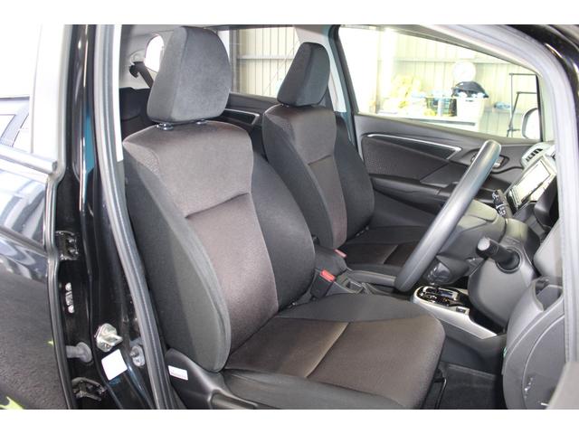 フィットハイブリッド Ｆパッケージ　禁煙車／純正ナビ／バックカメラ／フルセグ／ＬＥＤヘッドライト／ブルートゥース接続可／プッシュスタート／オートライト／ＥＴＣ／（7枚目）