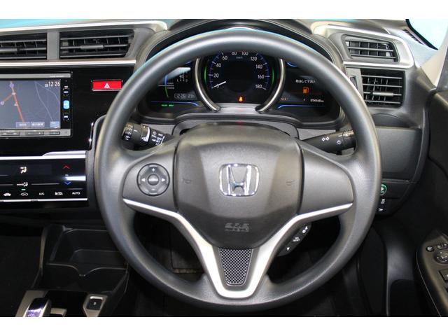 フィットハイブリッド Ｆパッケージ　禁煙車／純正ナビ／バックカメラ／フルセグ／ＬＥＤヘッドライト／ブルートゥース接続可／プッシュスタート／オートライト／ＥＴＣ／（17枚目）