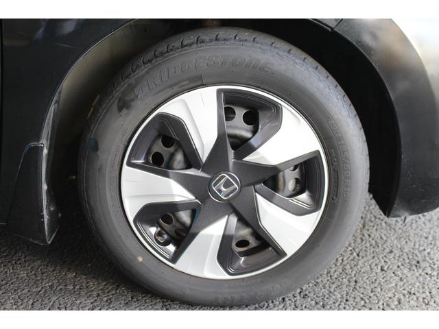 フィットハイブリッド Ｆパッケージ　禁煙車／純正ナビ／バックカメラ／フルセグ／ＬＥＤヘッドライト／ブルートゥース接続可／プッシュスタート／オートライト／ＥＴＣ／（28枚目）