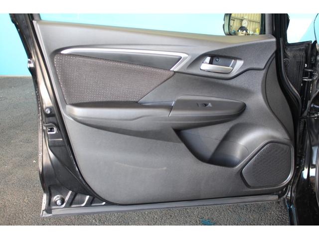 フィットハイブリッド Ｆパッケージ　禁煙車／純正ナビ／バックカメラ／フルセグ／ＬＥＤヘッドライト／ブルートゥース接続可／プッシュスタート／オートライト／ＥＴＣ／（43枚目）