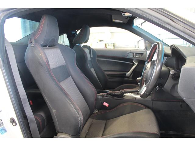 86 GT 禁煙車/6速MT車/TRDエアロ/RAYS19インチアルミホイール/HKS車高調/純正ナビ/バックカメラ/フルセグ/プッシュスタート/HIDヘッドライト/ブルートゥース接続/ETC/オートライト(7枚目)