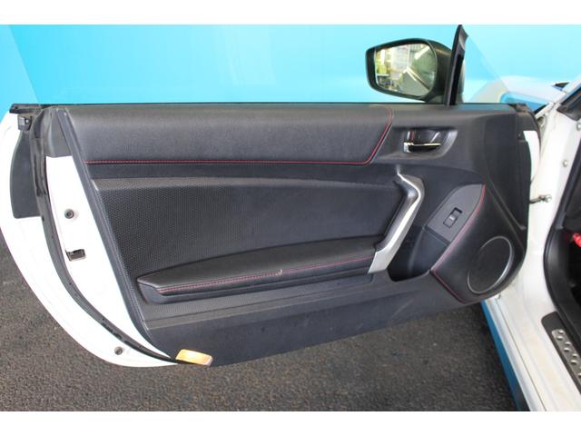 86 GT 禁煙車/6速MT車/TRDエアロ/RAYS19インチアルミホイール/HKS車高調/純正ナビ/バックカメラ/フルセグ/プッシュスタート/HIDヘッドライト/ブルートゥース接続/ETC/オートライト(49枚目)